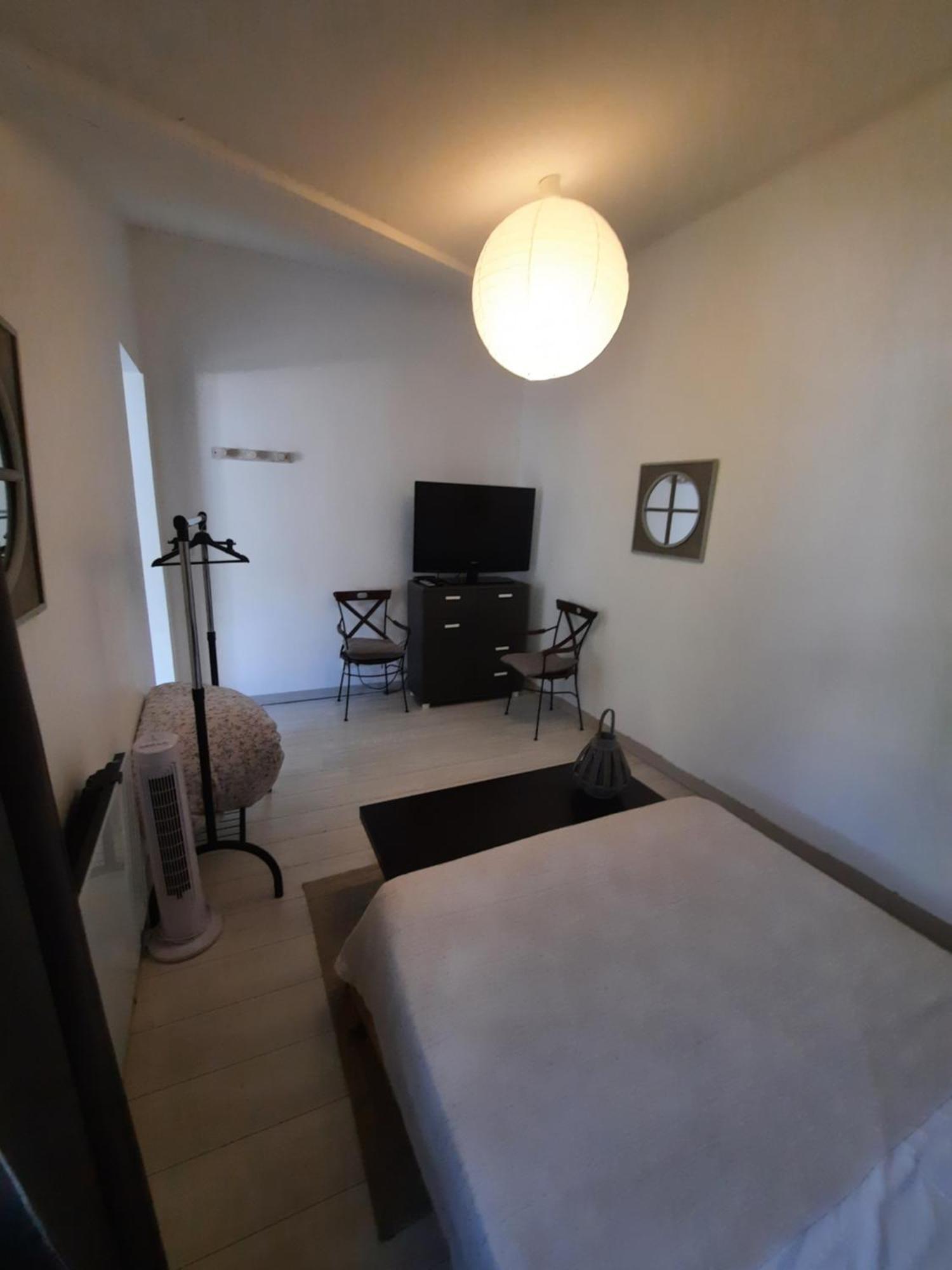 Maisonnette charmante avec piscine privative La Garde  Extérieur photo